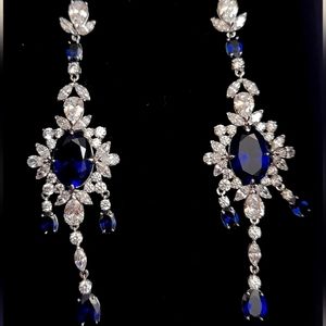 Brand-New! Authentic Swarovski Blue 💙Crystal Palace Chandelier Earrings